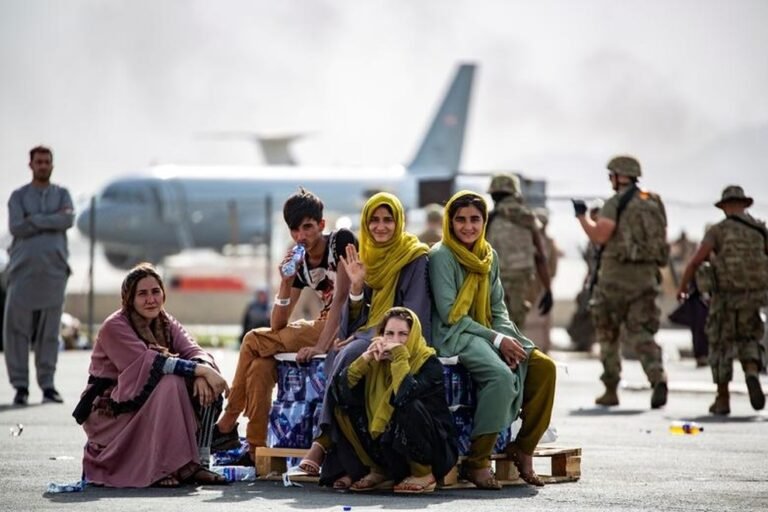 Europe worries about the `ghost` of a refugee crisis when the Afghan government collapses 0